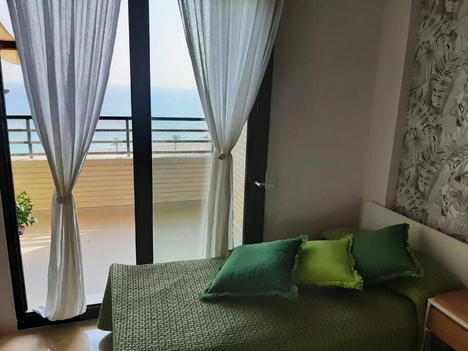 Top-Floor Beachfront Apartment With Parking, Pool, & Spacious Sea-View Balcony La Vila Joiosa Extérieur photo